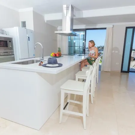 Amadores N6 Villa